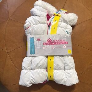 Girls 2pc Snozu winter coat and snow pants size 5